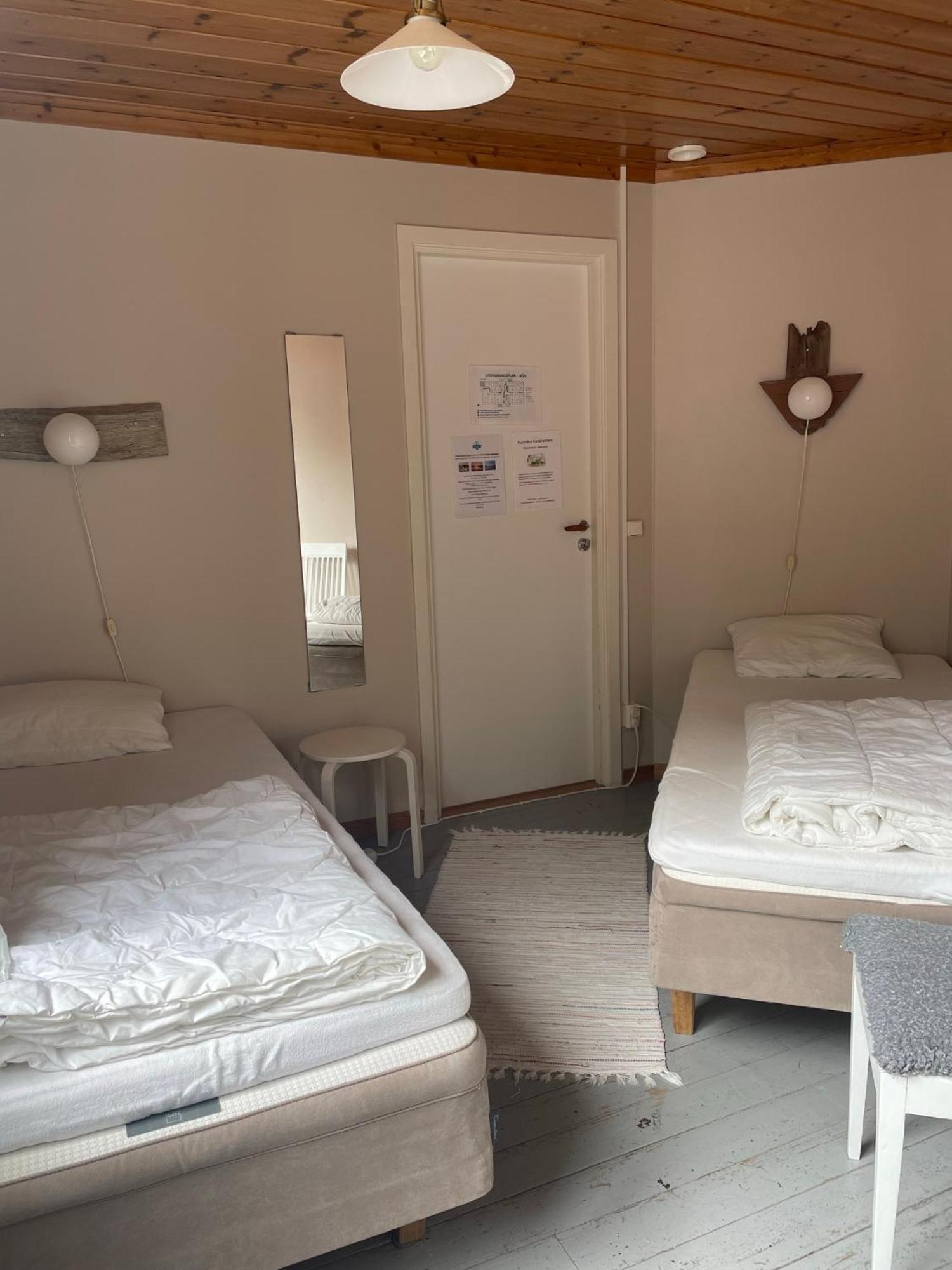 Kustnaera Vandrarhem Hamburgsund Δωμάτιο φωτογραφία