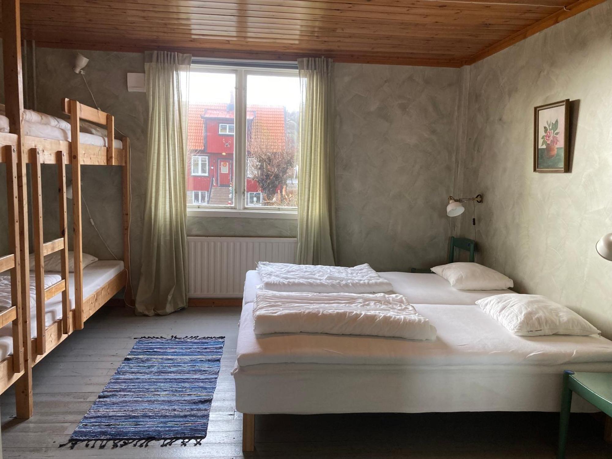 Kustnaera Vandrarhem Hamburgsund Δωμάτιο φωτογραφία